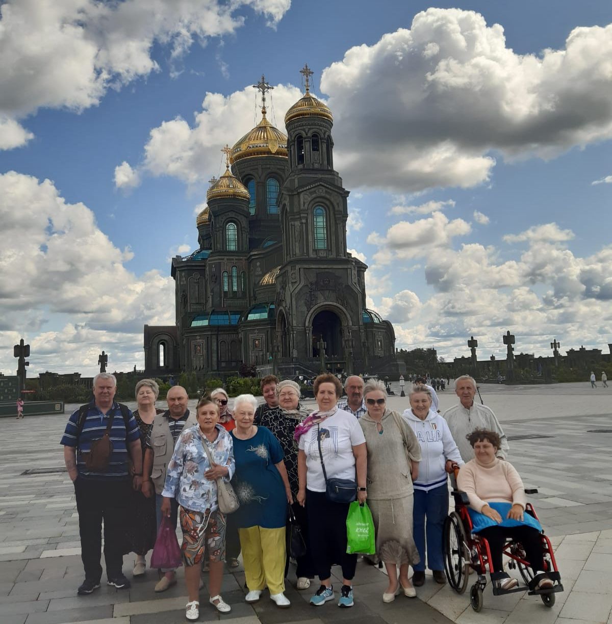 Члены МРО "Новокосино" МГО ВОИ посетили Парк «Патриот»