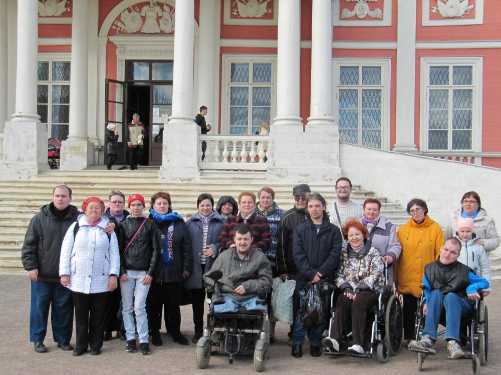 13 мая 2017 года члены общества Новокосино МГО ВОИ посетили усадьбу Кусково.
