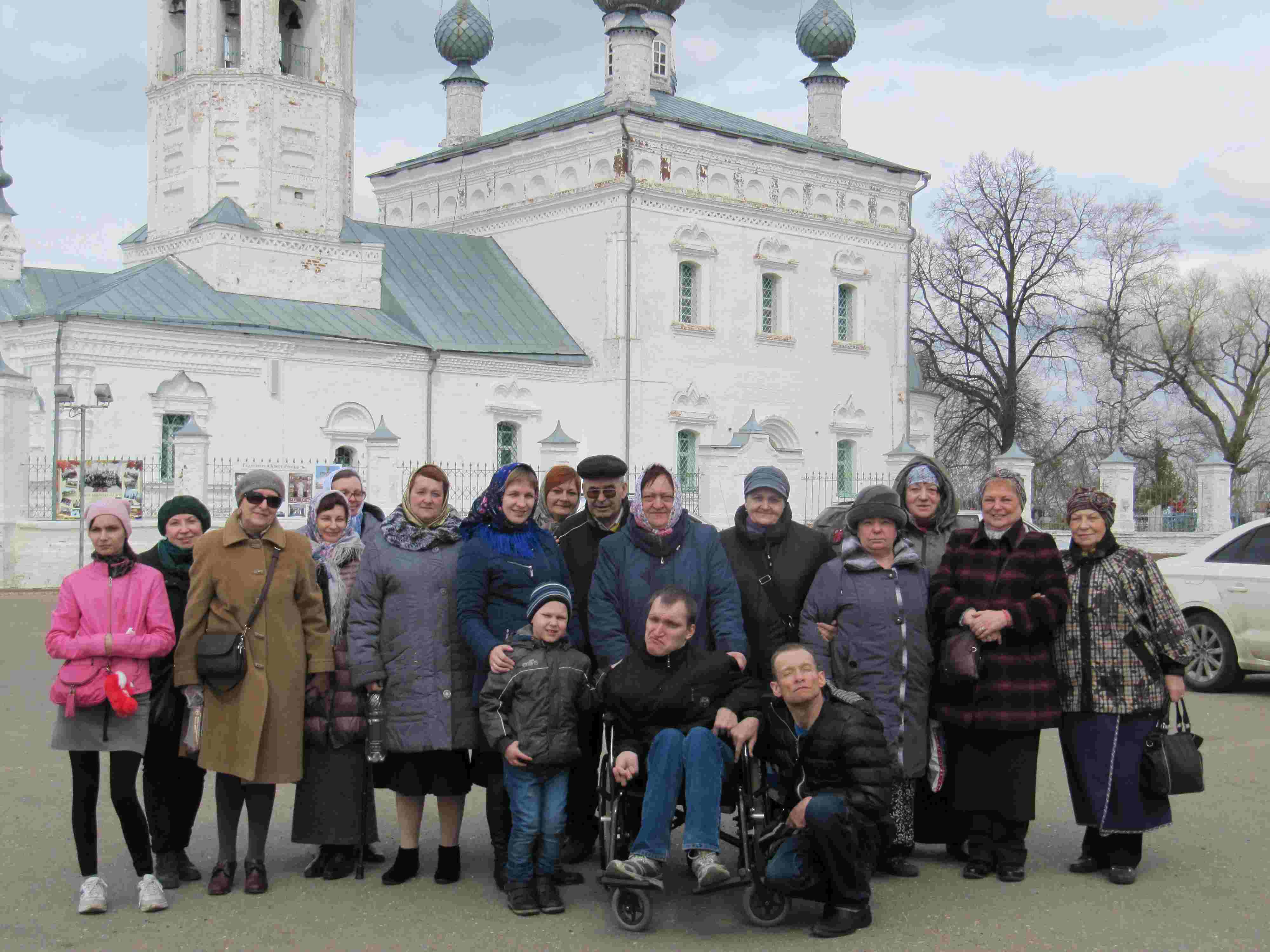 22 апреля члены общества инвалидов МРО Новокосино МГО ВОИ посетили село Годеново.