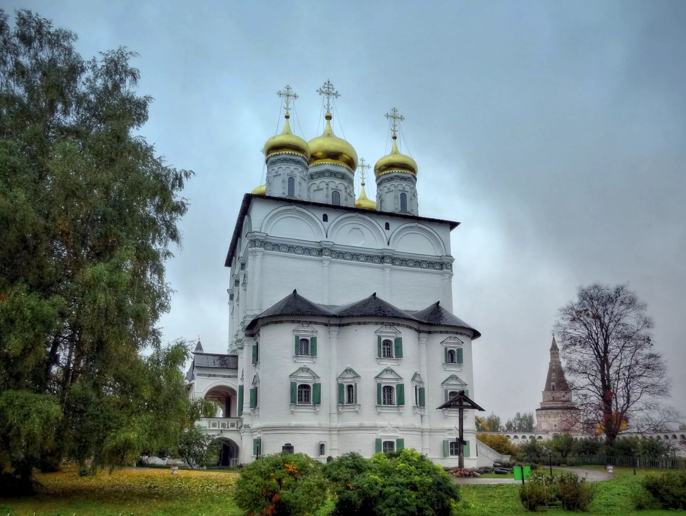  Свято-Успенский ставропигиальный мужской монастырь 